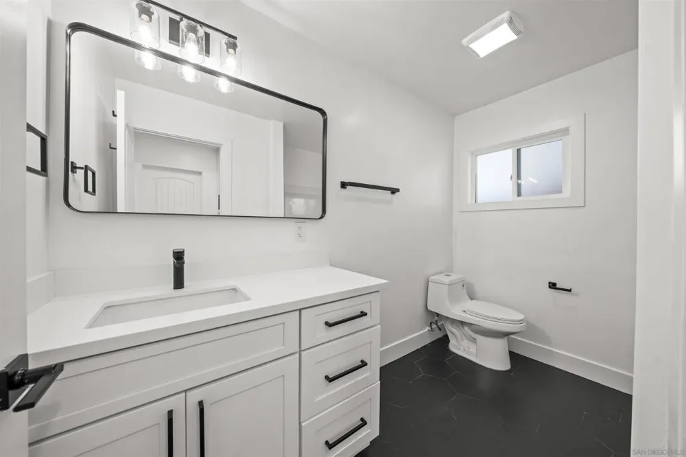 4319 Landis San Diego, CA 92105