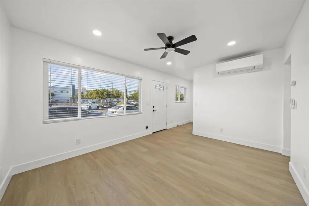 4319 Landis San Diego, CA 92105