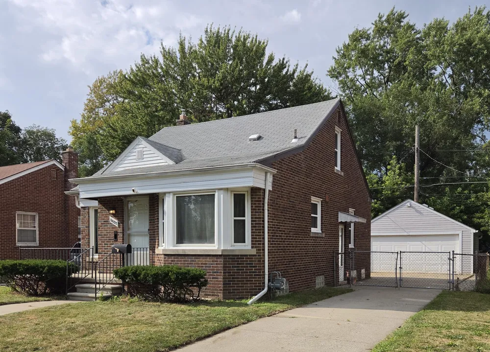 26722 W Chicago Redford, MI 48239