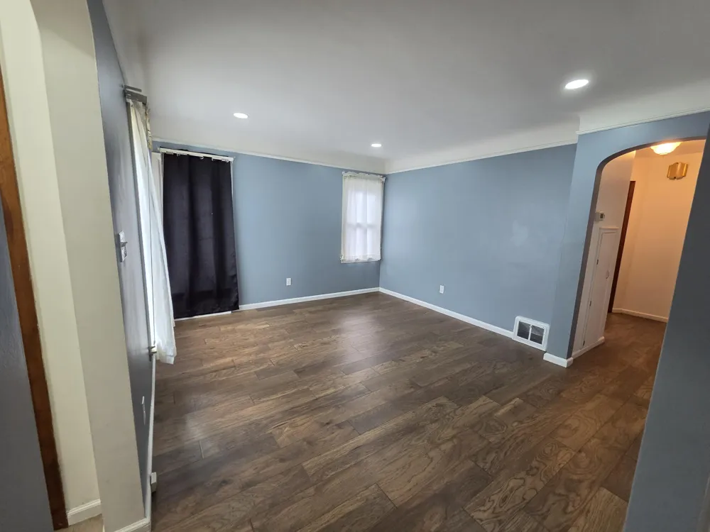 26722 W Chicago Redford, MI 48239
