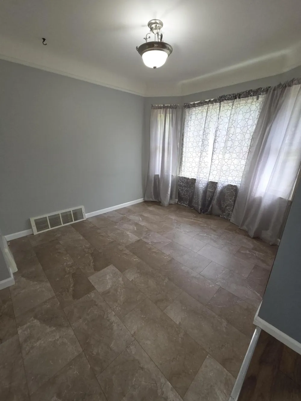 26722 W Chicago Redford, MI 48239