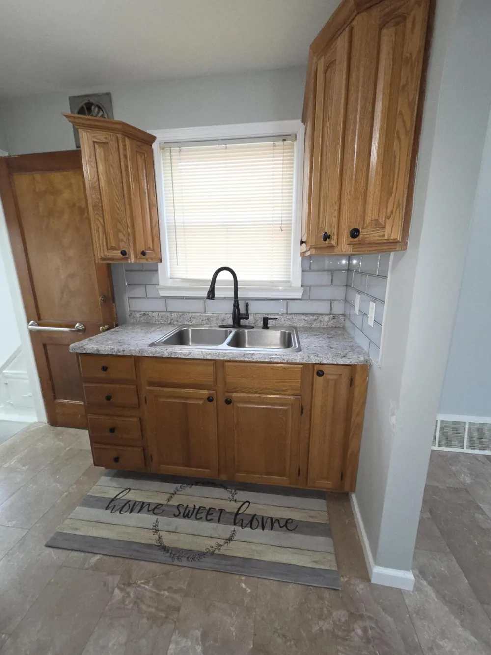 26722 W Chicago Redford, MI 48239