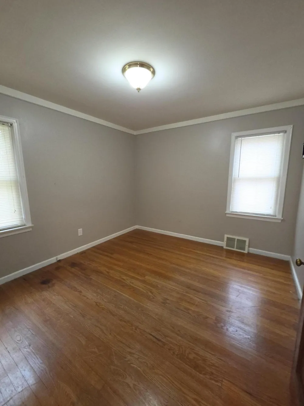 26722 W Chicago Redford, MI 48239