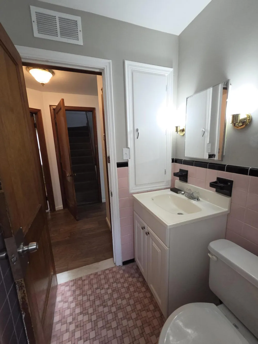 26722 W Chicago Redford, MI 48239