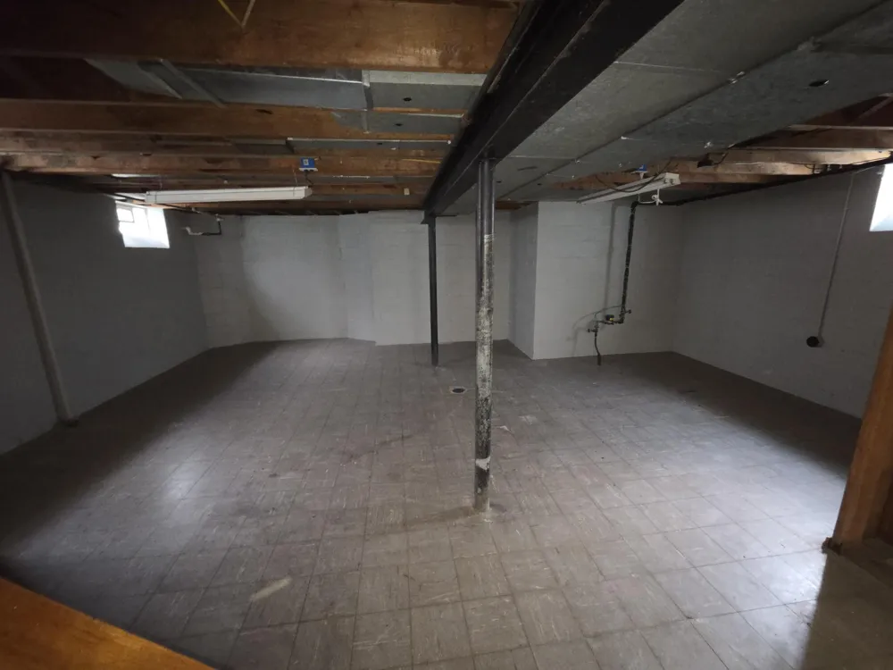 26722 W Chicago Redford, MI 48239