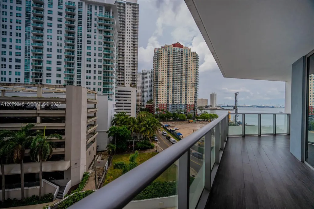 1300 Brickell Bay Dr #710 Miami, FL 33131