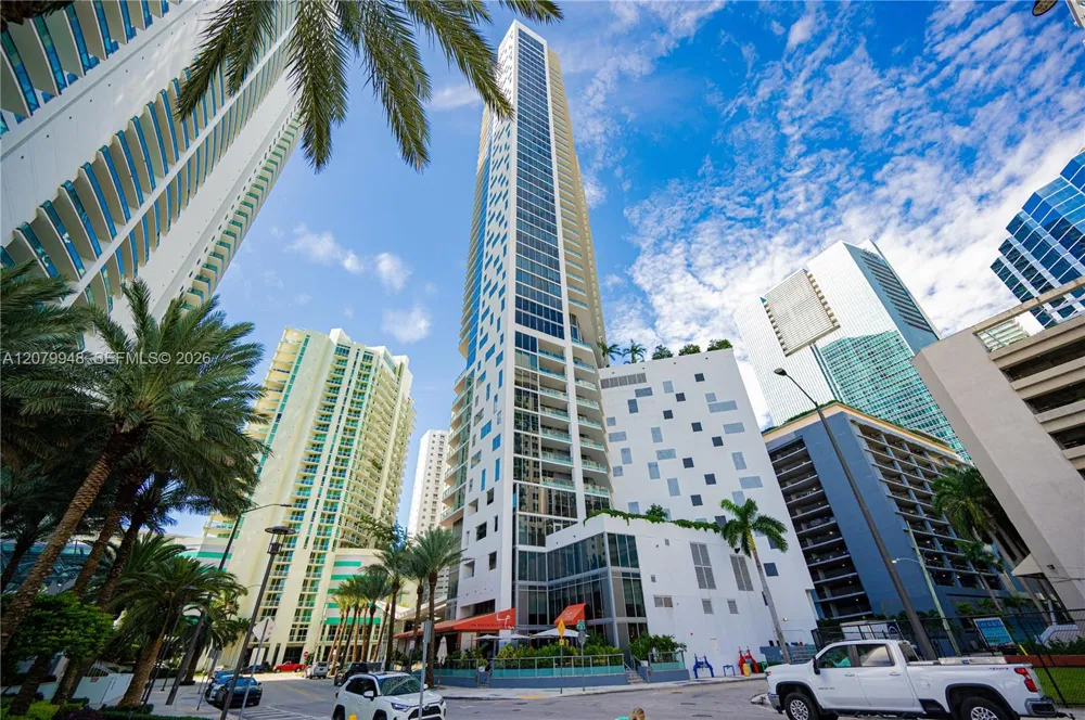 1300 Brickell Bay Dr #710 Miami, FL 33131