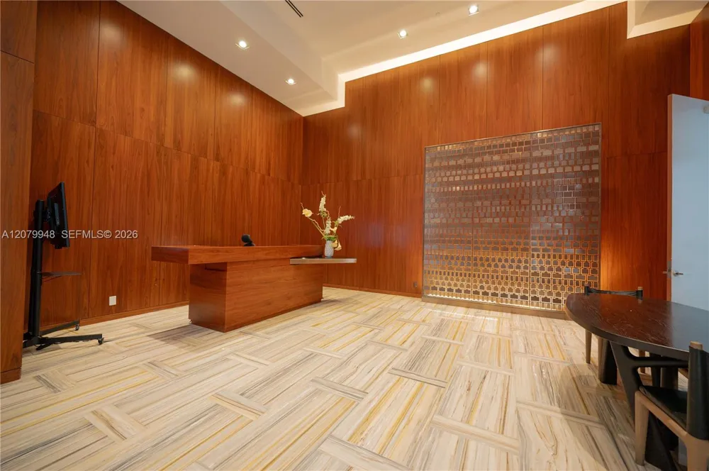 1300 Brickell Bay Dr #710 Miami, FL 33131