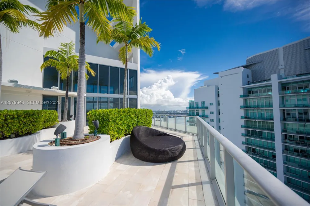 1300 Brickell Bay Dr #710 Miami, FL 33131