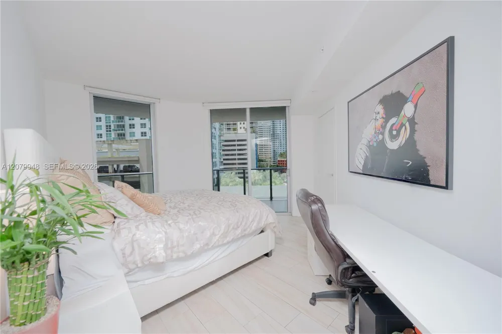 1300 Brickell Bay Dr #710 Miami, FL 33131