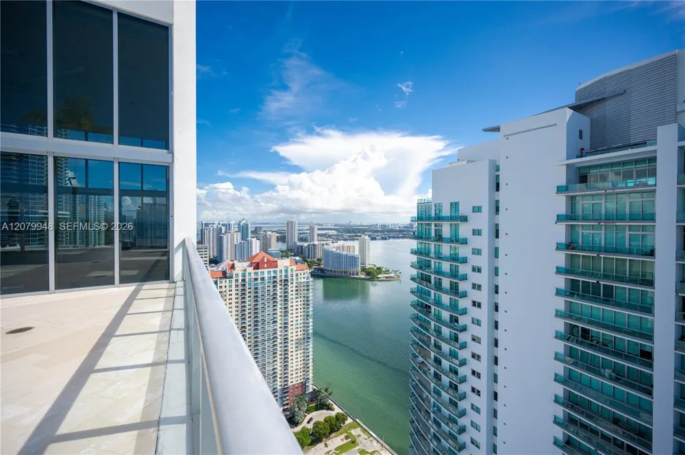 1300 Brickell Bay Dr #710 Miami, FL 33131