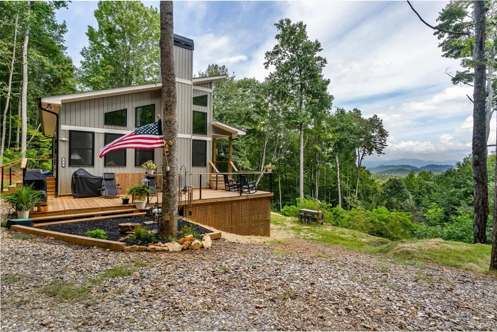 579 Overlook Circle Young Harris, GA 30582