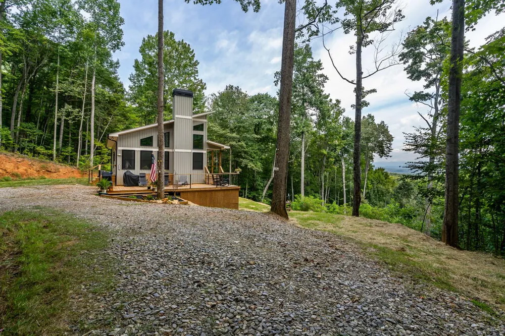 579 Overlook Circle Young Harris, GA 30582