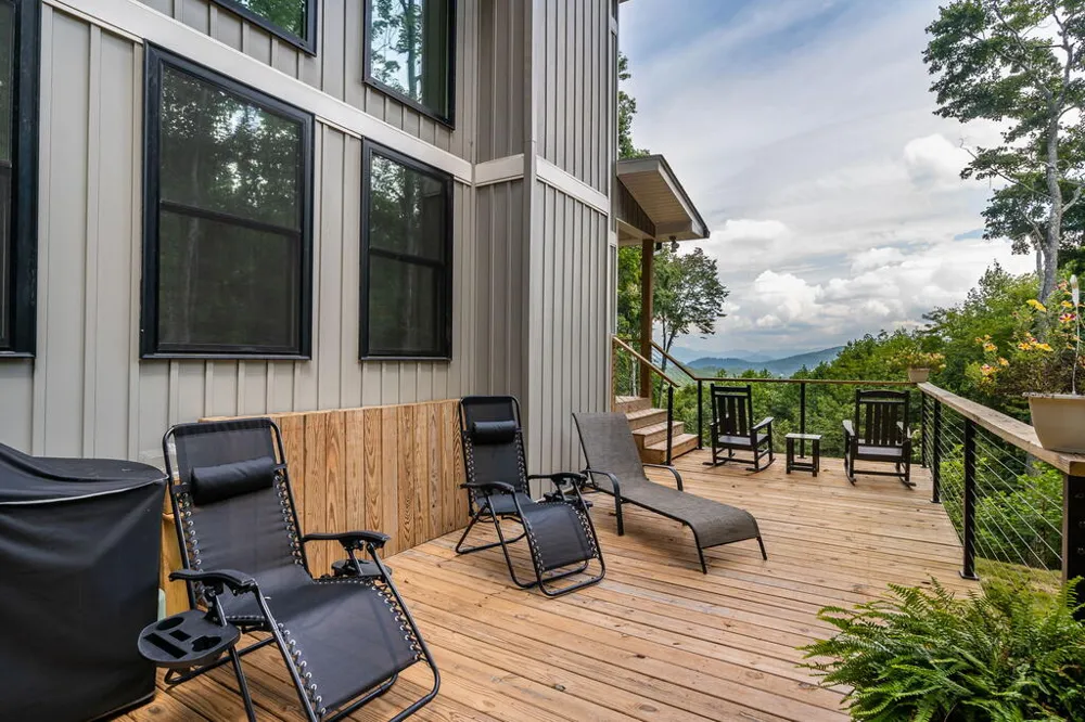 579 Overlook Circle Young Harris, GA 30582