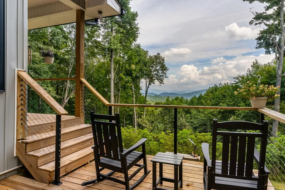 579 Overlook Circle Young Harris, GA 30582