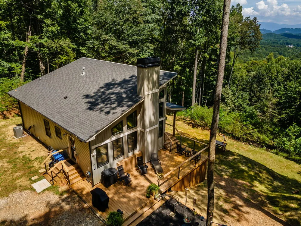 579 Overlook Circle Young Harris, GA 30582