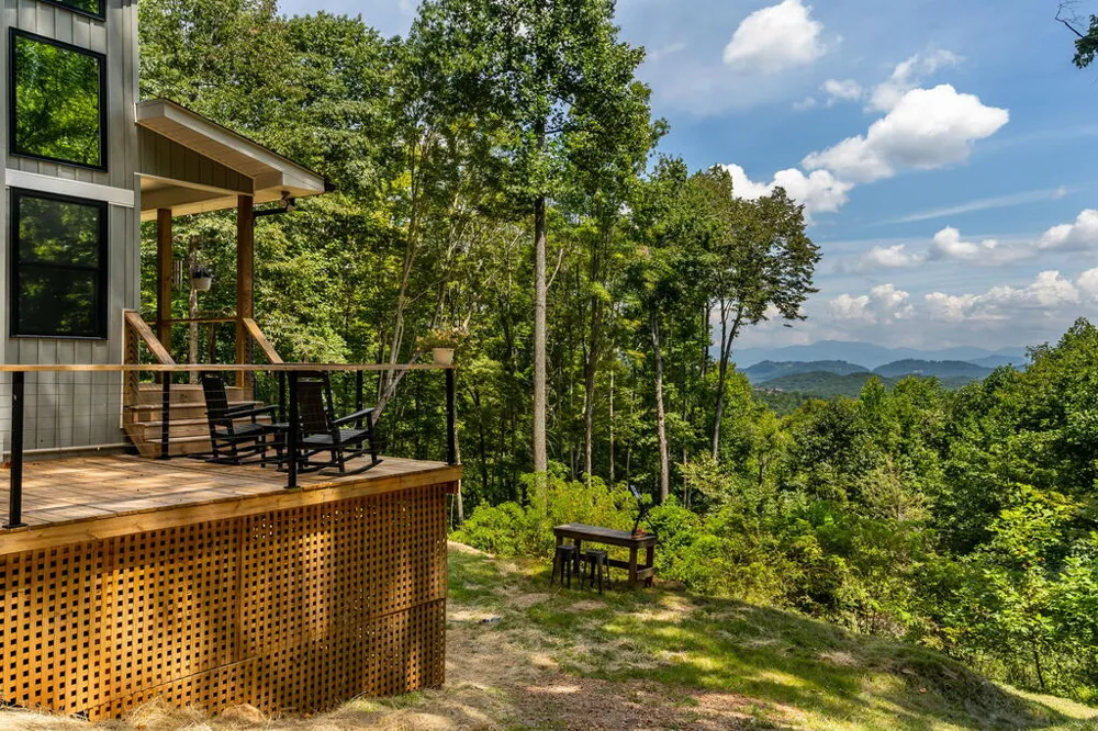 579 Overlook Circle Young Harris, GA 30582