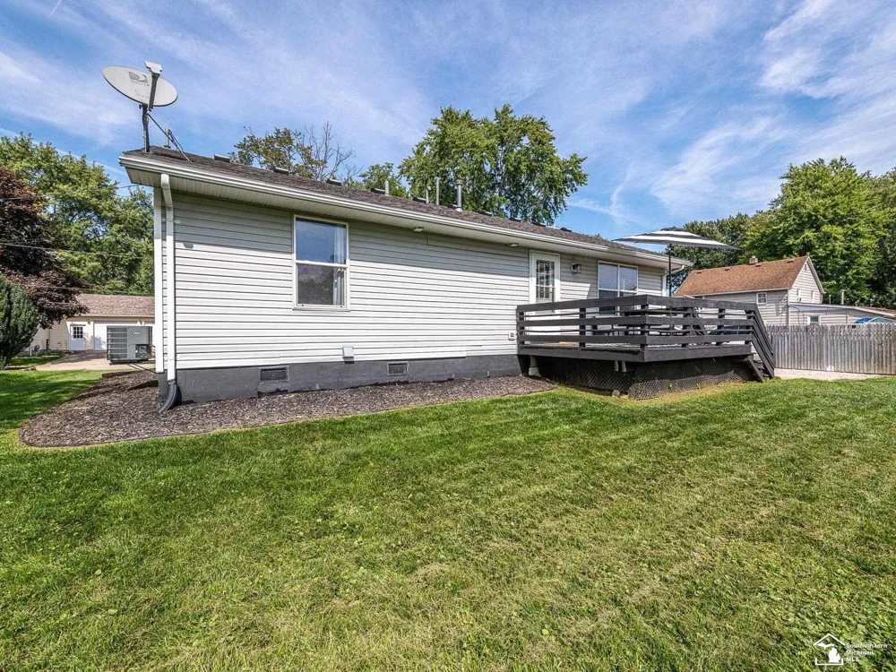 4611 3rd Street Luna Pier City, MI 48157
