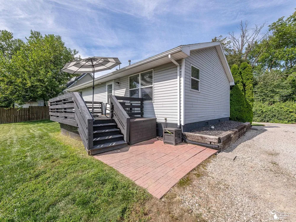 4611 3rd Street Luna Pier City, MI 48157