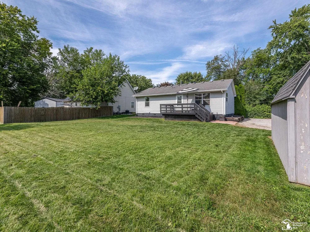 4611 3rd Street Luna Pier City, MI 48157