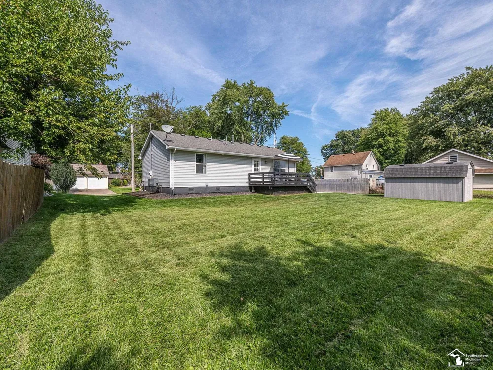 4611 3rd Street Luna Pier City, MI 48157