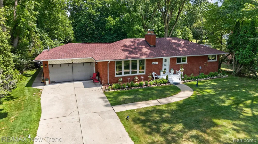24414 Lois Lane Southfield City, MI 48075