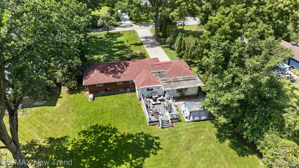 24414 Lois Lane Southfield City, MI 48075