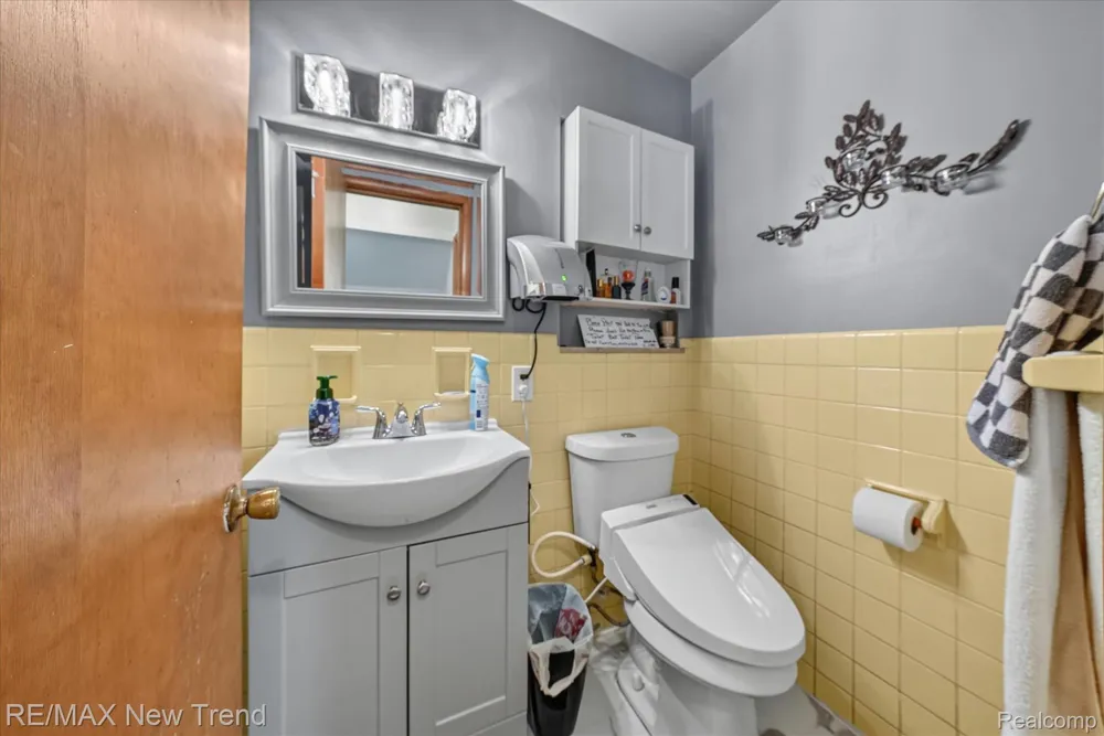 24414 Lois Lane Southfield City, MI 48075