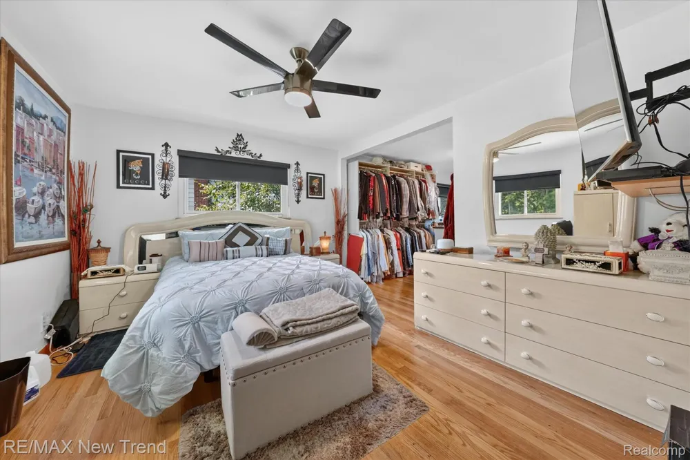 24414 Lois Lane Southfield City, MI 48075