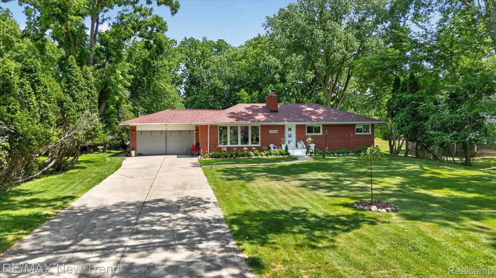 24414 Lois Lane Southfield City, MI 48075