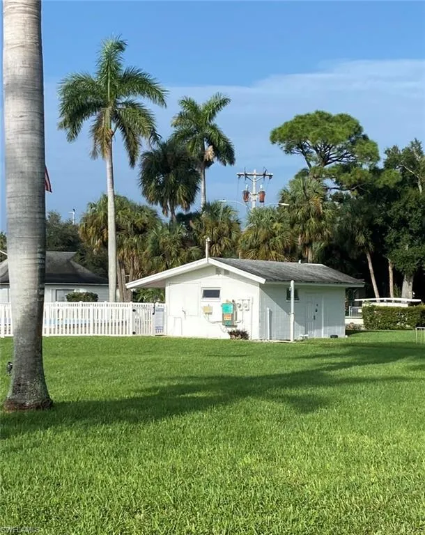 1515 Tropic Terrace #1515 North Fort Myers, FL 33903