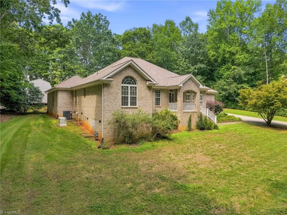 5823 Big Oak Way Randleman, NC 27317