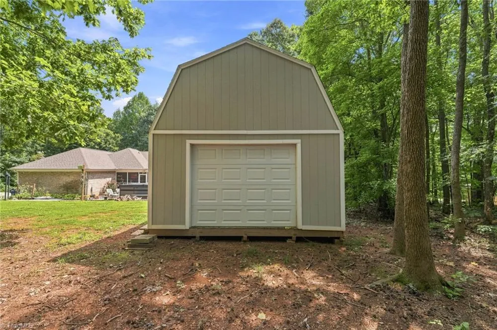 5823 Big Oak Way Randleman, NC 27317