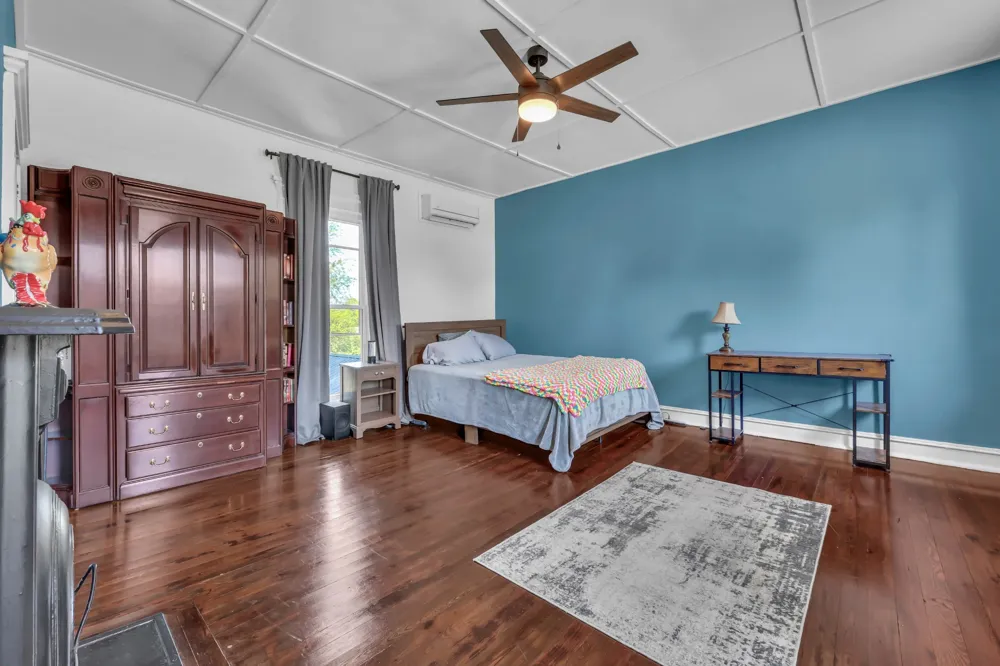 209 S Main St Trenton, KY 42286