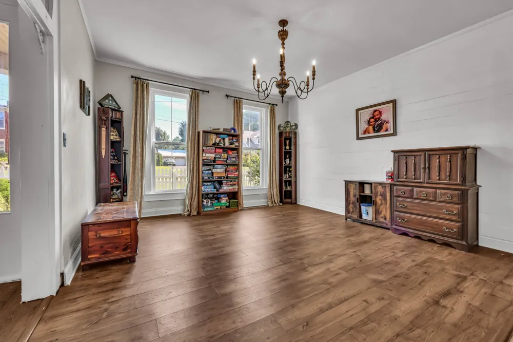 209 S Main St Trenton, KY 42286