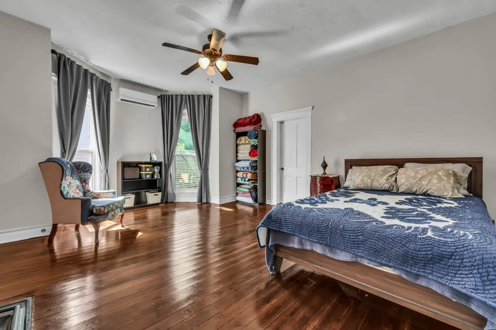 209 S Main St Trenton, KY 42286