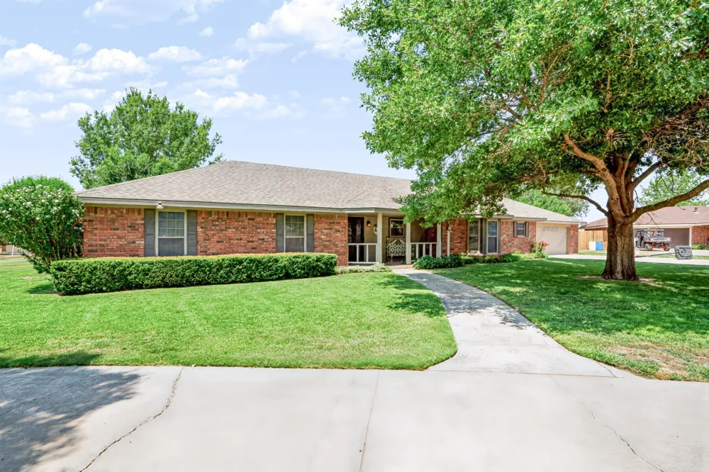 1701 Caddo Circle Dalhart, TX 79022