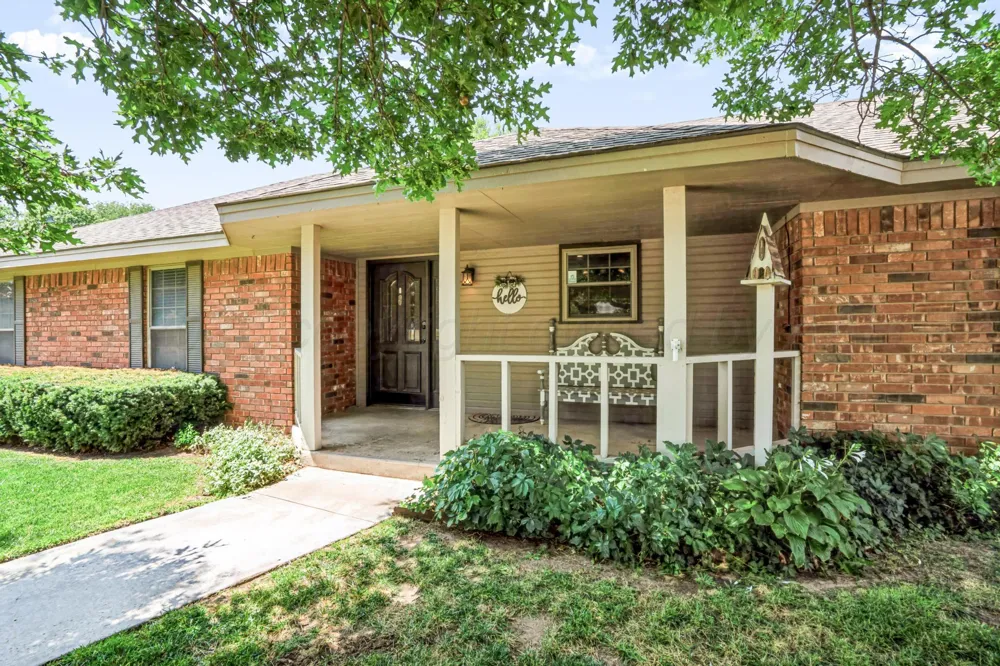 1701 Caddo Circle Dalhart, TX 79022