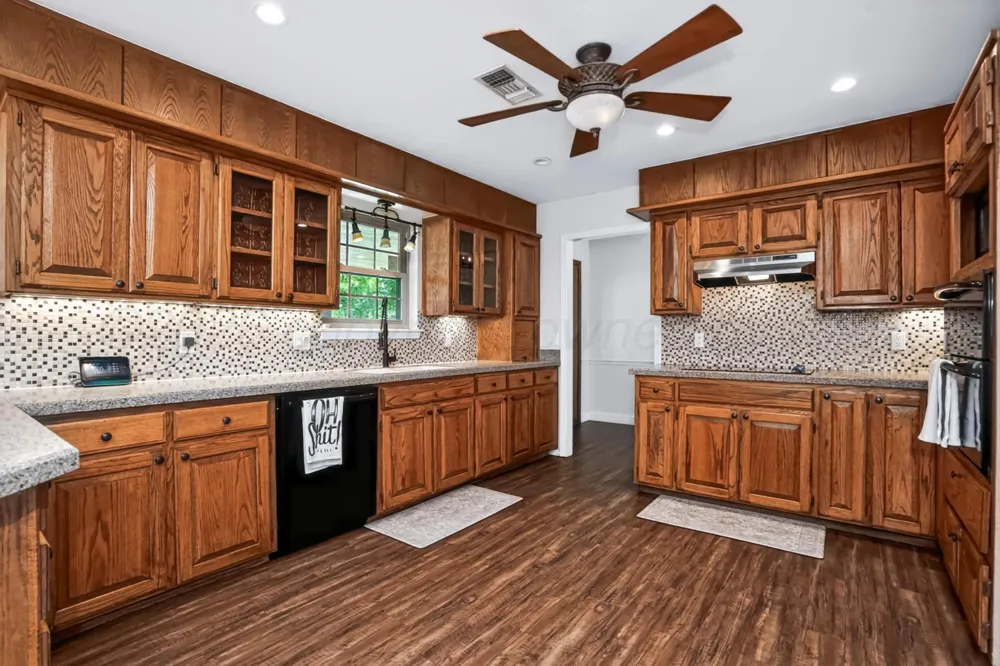 1701 Caddo Circle Dalhart, TX 79022