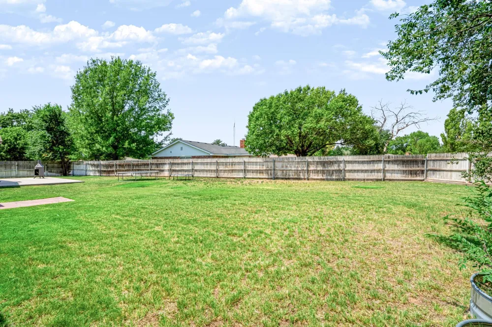 1701 Caddo Circle Dalhart, TX 79022
