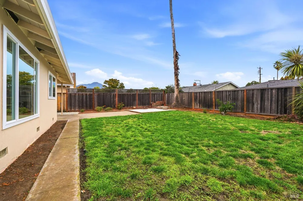 29 Tradewind Passage Corte Madera, CA 94925