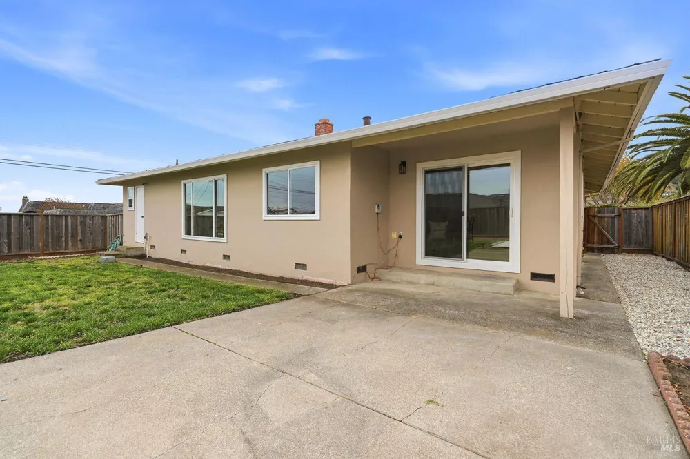29 Tradewind Passage Corte Madera, CA 94925