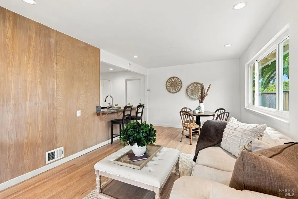 29 Tradewind Passage Corte Madera, CA 94925
