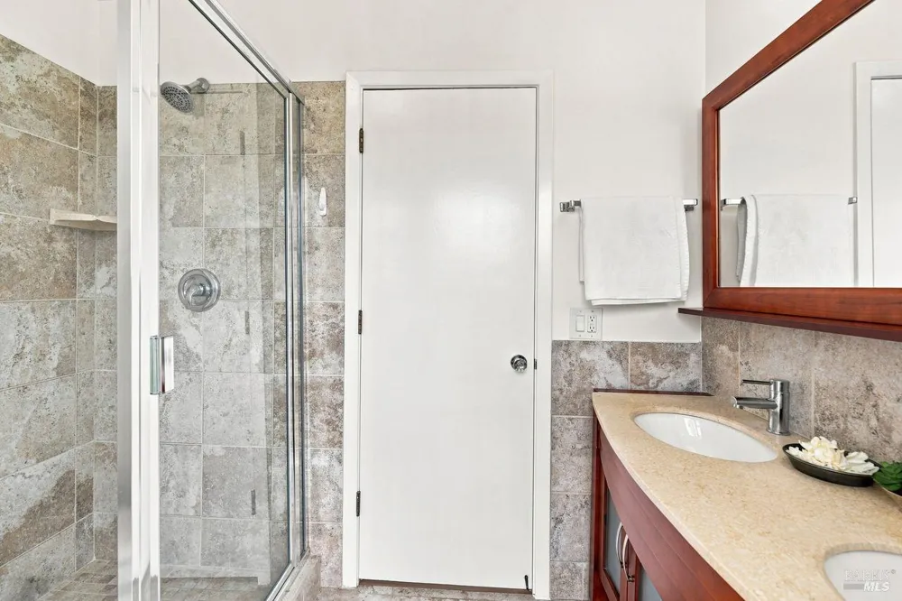 29 Tradewind Passage Corte Madera, CA 94925
