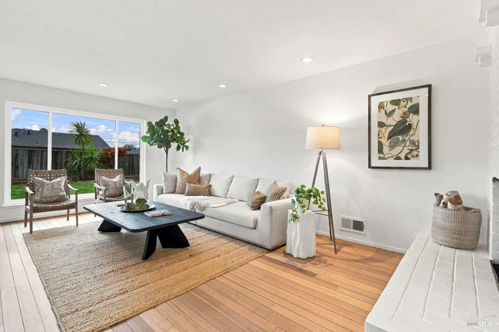 29 Tradewind Passage Corte Madera, CA 94925