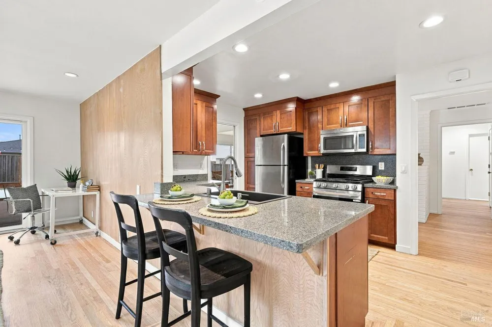 29 Tradewind Passage Corte Madera, CA 94925