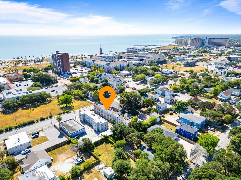 615 S Tancahua Street Corpus Christi, TX 78401
