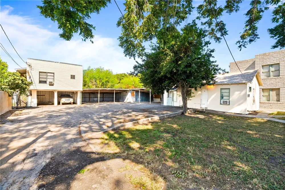 615 S Tancahua Street Corpus Christi, TX 78401