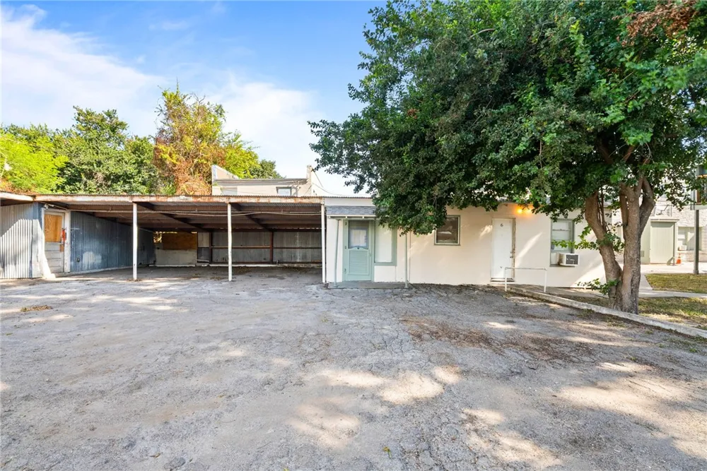 615 S Tancahua Street Corpus Christi, TX 78401