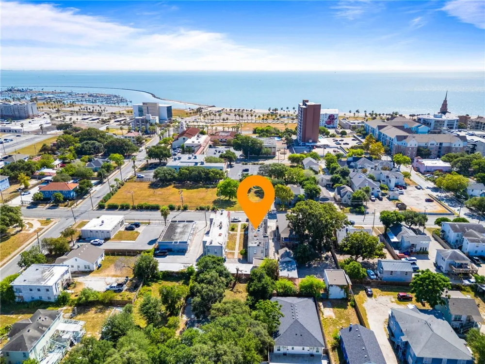 615 S Tancahua Street Corpus Christi, TX 78401
